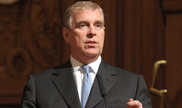 Историк Лоуни рассказал о коррупции в семье британского монарха Карла III