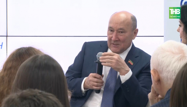 Вопросы о селе и реформах: Марат Ахметов пообщался со студентами-аграриями