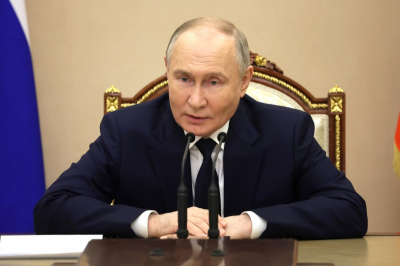 Вдохновляют всю страну: президент РФ вручил премии молодым деятелям культуры