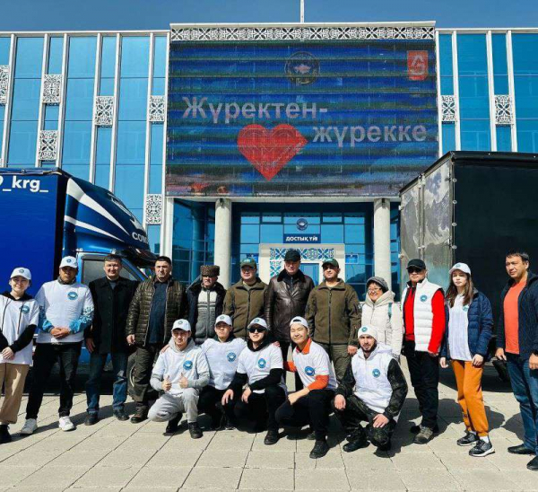 Волонтеры Ассамблеи народа Казахстана круглосуточно помогают бороться с паводками