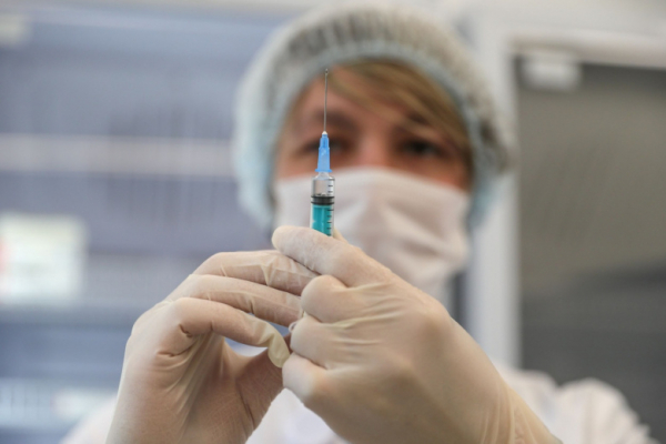 Онколог объяснил механизм работы российских вакцин от рака