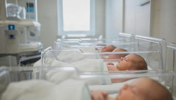 Семьи, детей которых подменили в роддоме Приморья, подадут иск в Верховный суд