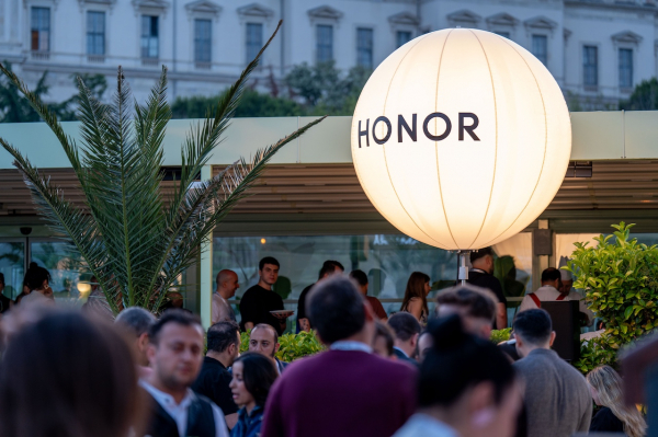 Стамбул — идеальная сцена для HONOR 400