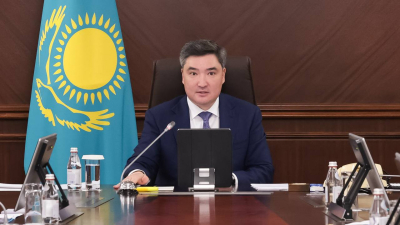 Олжас Бектенов поручил защитить права казахстанцев, желающих работать за рубежом