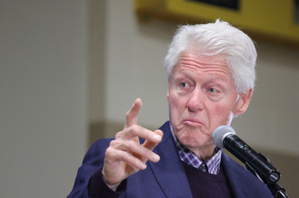 Билл Клинтон заявил, что не причастен к преступлениям Эпштейна