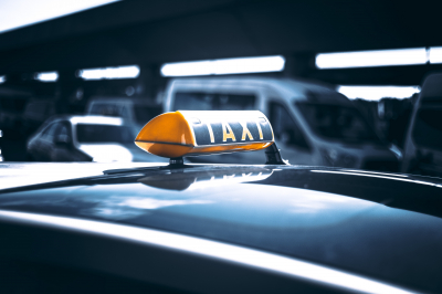 В Москве увеличилось время поездки в такси из-за снегопада