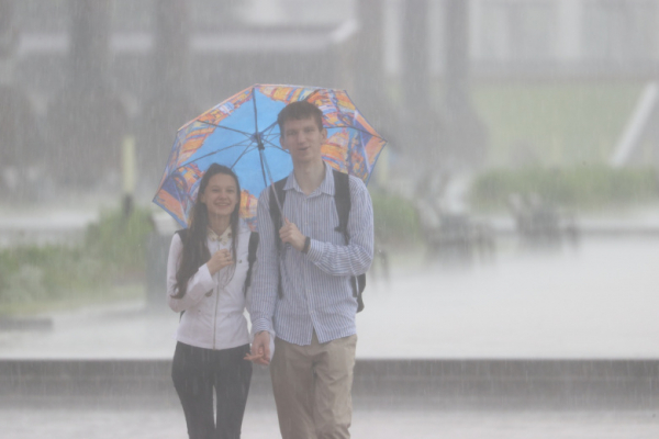 Дикие дожди и холод до +10? Погода в Москве в середине августа: чего ждать