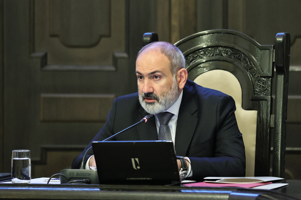 Политолог Ткаченко назвал визит Пашиняна в Москву тяжелым