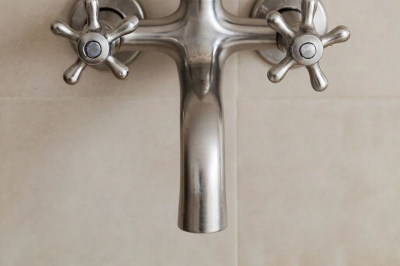 Временное прекращение подачи воды затронет семь домов в Приволжском районе Казани