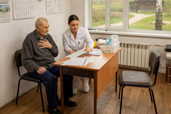 Свердловский минздрав разъяснил судьбу белого халата для медиков