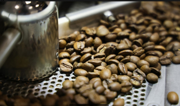 Почти половина офисных сотрудников Казани готова экономить на обедах ради кофе