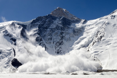 Десять лыжников пропали после схода лавины в Калифорнии