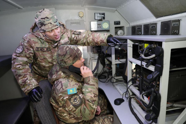 В Алматы офицеры-связисты освоили цифровые средства связи нового поколения