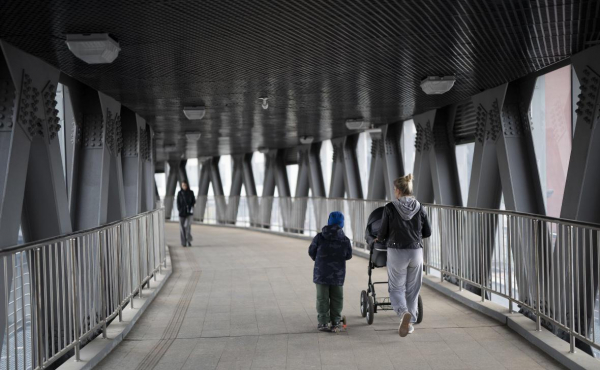 Молчать или ругать: как реагировать на мат у детей