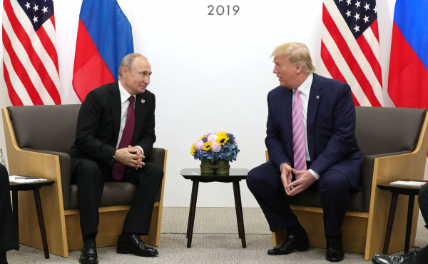 США ослабили санкции для диалога с Россией: встреча Трампа и Путина пройдёт на Аляске