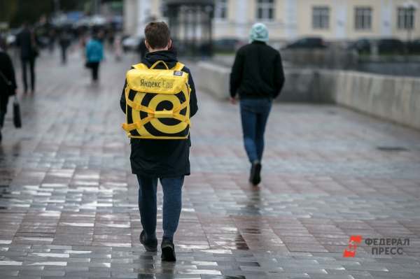 Курьерам в Екатеринбурге пообещали огромную зарплату: в чем подвох