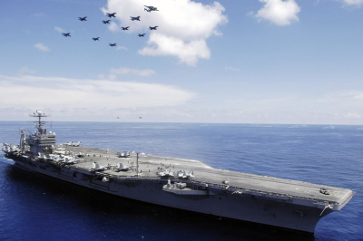 Авианосцы США отошли от побережья Ирана и Йемена после серии атак