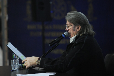 Юрий Лоза назвал дурой одну из участниц Comedy Club из-за ее шуток о козьем навозе