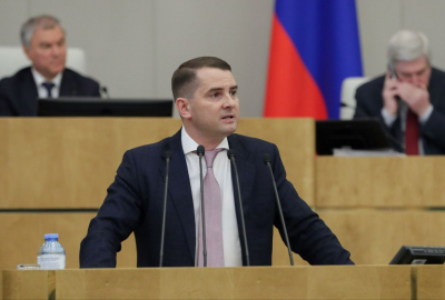 Нилов напомнил, что в России есть программы по поддержке утративших жилье