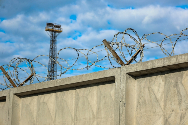 Сбежавшего из колонии-поселения осужденного задержали в Ростовской области