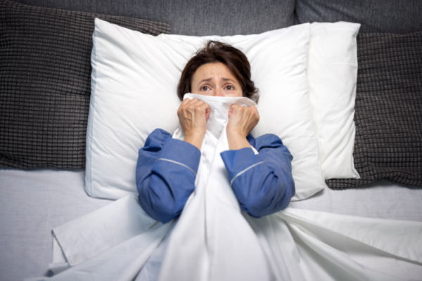 Сомнолог объяснил, о чем говорят частые ночные кошмары