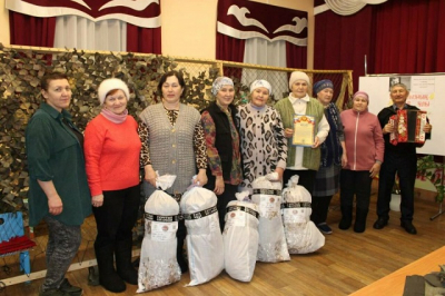 Жители татарстанской деревни отправили бойцам 3 000 окопных свечей и 200 маскировочных сетей