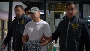 КНБ показал кадры экстрадиции казахстанца в Астану после пяти лет розыска (фото, видео)