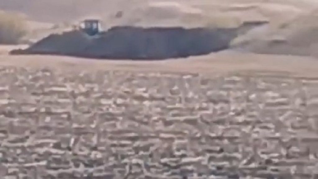 Видео с раскопками и тяжелой техникой на сакских курганах: возбуждено уголовное дело