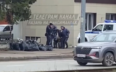 В Казани мужчина изрядно выпил и пришел к сыну в школу на субботник, но был задержан 25/04/2026 – Новости