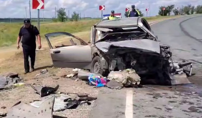 Шесть человек погибли в страшной аварии с легковушками - видео 20/06/2026 – Новости
