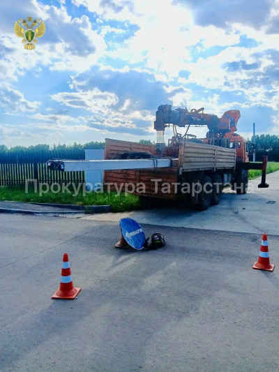 В Лаишевском районе РТ подросток погиб после столкновения со столбами в кузове грузовика