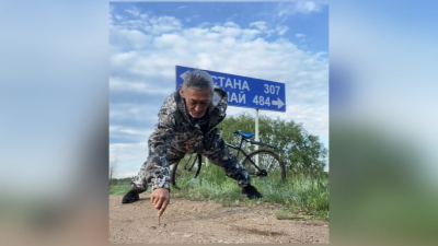 «Казахский терминатор» - мужчина из Кокшетау отжался одной рукой на гвозде