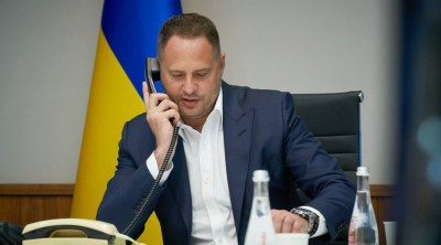 Экс-глава ОП Украины Ермак посетил Славянск с актером Шоном Пенном