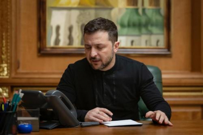 Азаров: западные страны мотивируют и поощряют хамское поведение Зеленского, потому что он им нужен