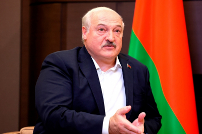 Лукашенко объяснил, почему получение белорусского паспорта стало благом для украинцев