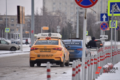 Снегопад на треть замедлил такси в Екатеринбурге