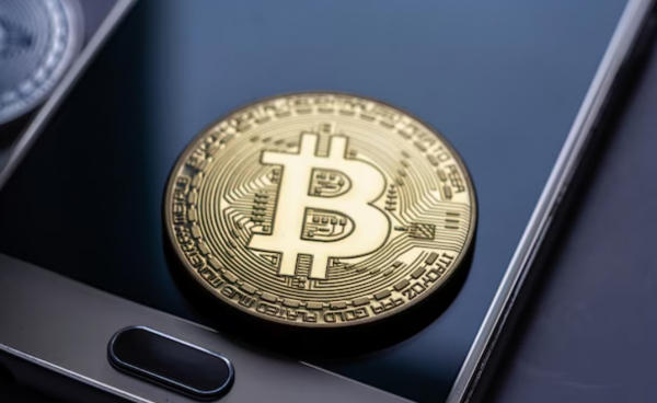 Биткоин потерял 10% за сутки