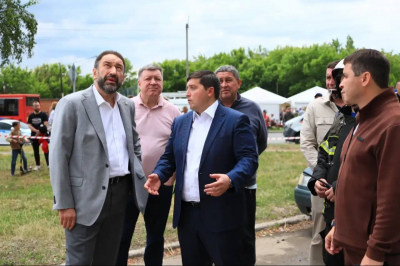 Песошин проверил повреждённый дроном дом в Нижнекамске