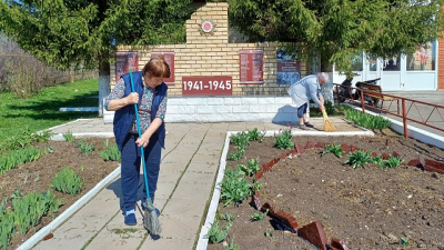 «Не просто уборка, а вклад в память»: в Бавлинском районе привели в порядок воинские мемориалы
