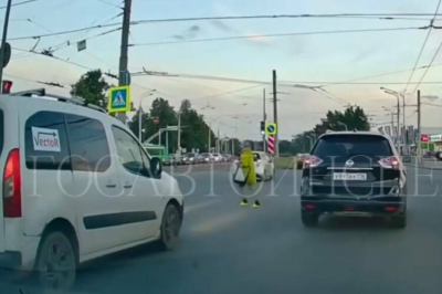 Казанда өлкән яшьтәге пенсионер УАЗ тәгәрмәче астына эләккән