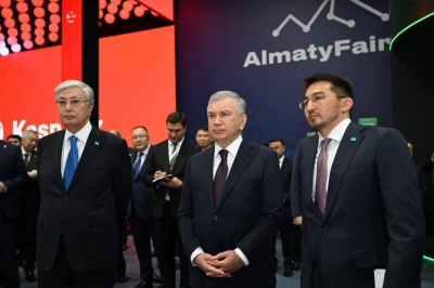 Токаев и Мирзиёев высоко оценили прорывные технологии на выставке AlmatyFair.ai
